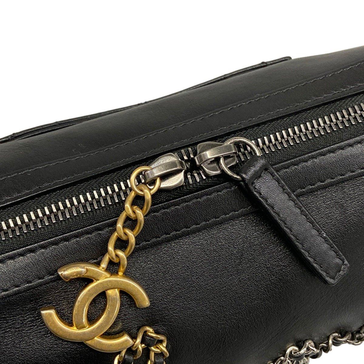 CHANEL Bowling chain-strap shoulder bag